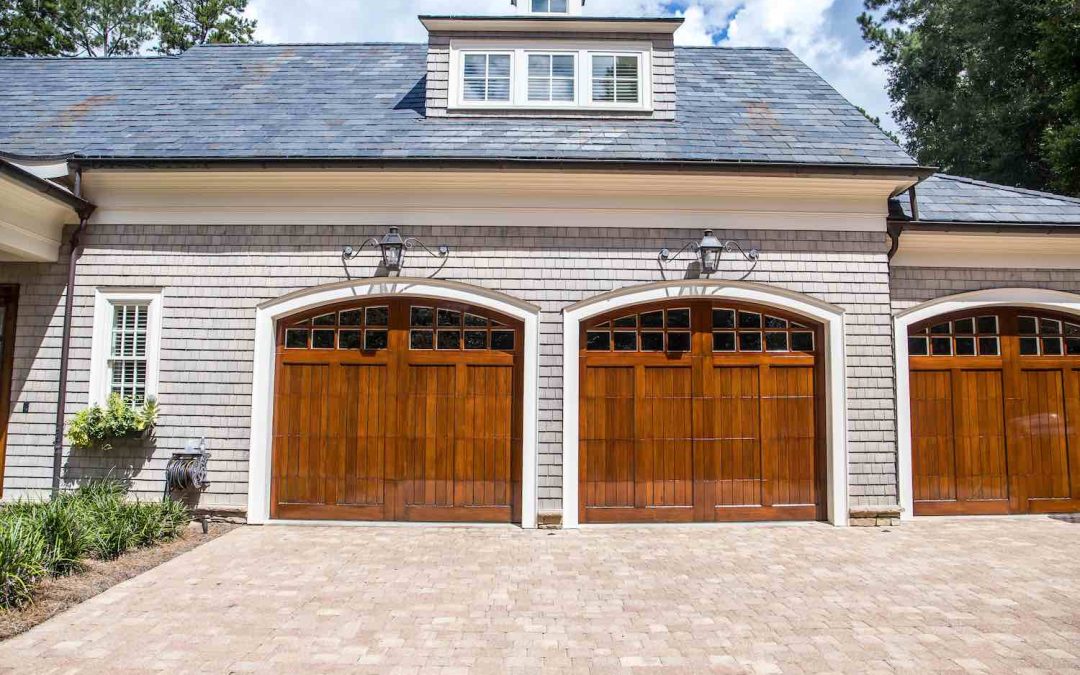 Create the Perfect Entrance for Your Home with Our Premium Garage Doors!
